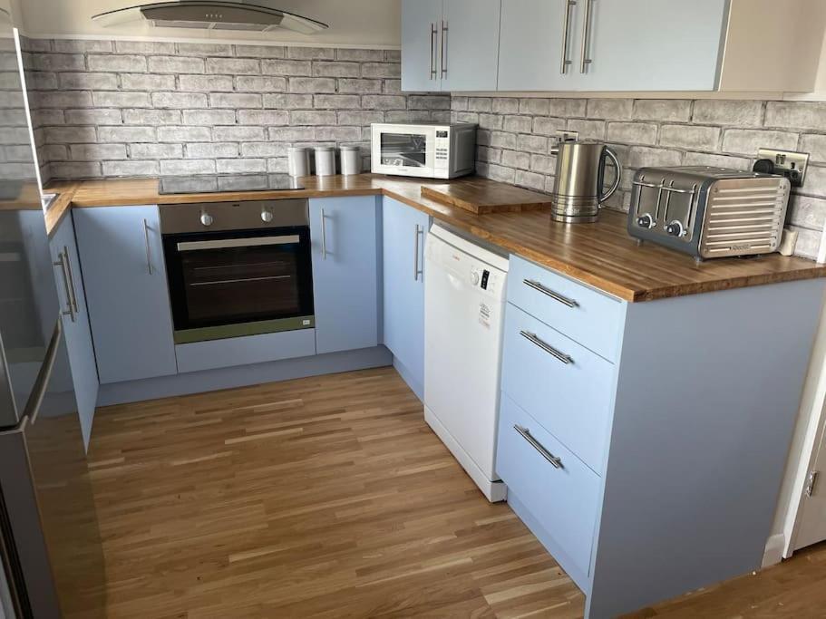 Stylish & Spacious 2 Storey, 3 Bed Apartment Gravesend Extérieur photo