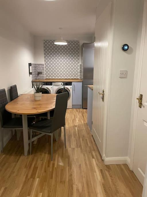 Stylish & Spacious 2 Storey, 3 Bed Apartment Gravesend Extérieur photo