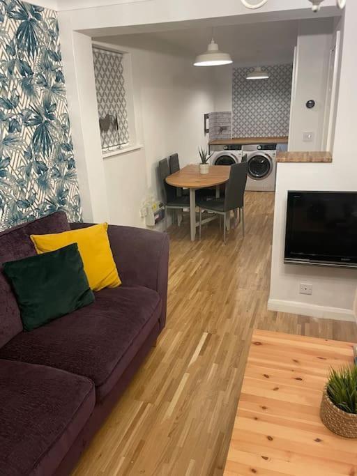 Stylish & Spacious 2 Storey, 3 Bed Apartment Gravesend Extérieur photo